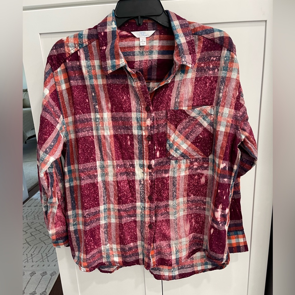 Time and Tru women’s large 12-14 bleached button down burgundy long sleeve